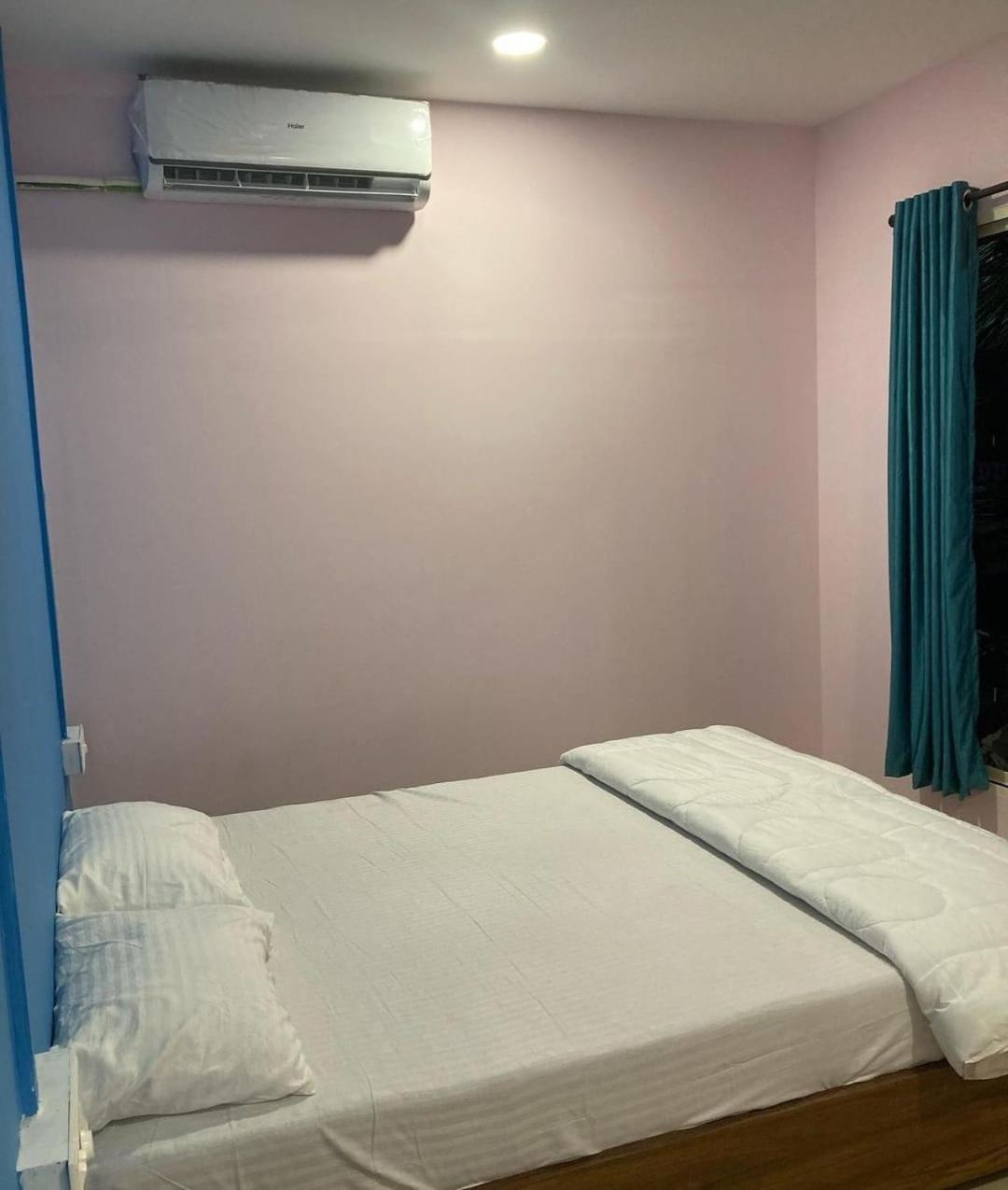 Cocks Town Hotel อารัมบล ภายนอก รูปภาพ