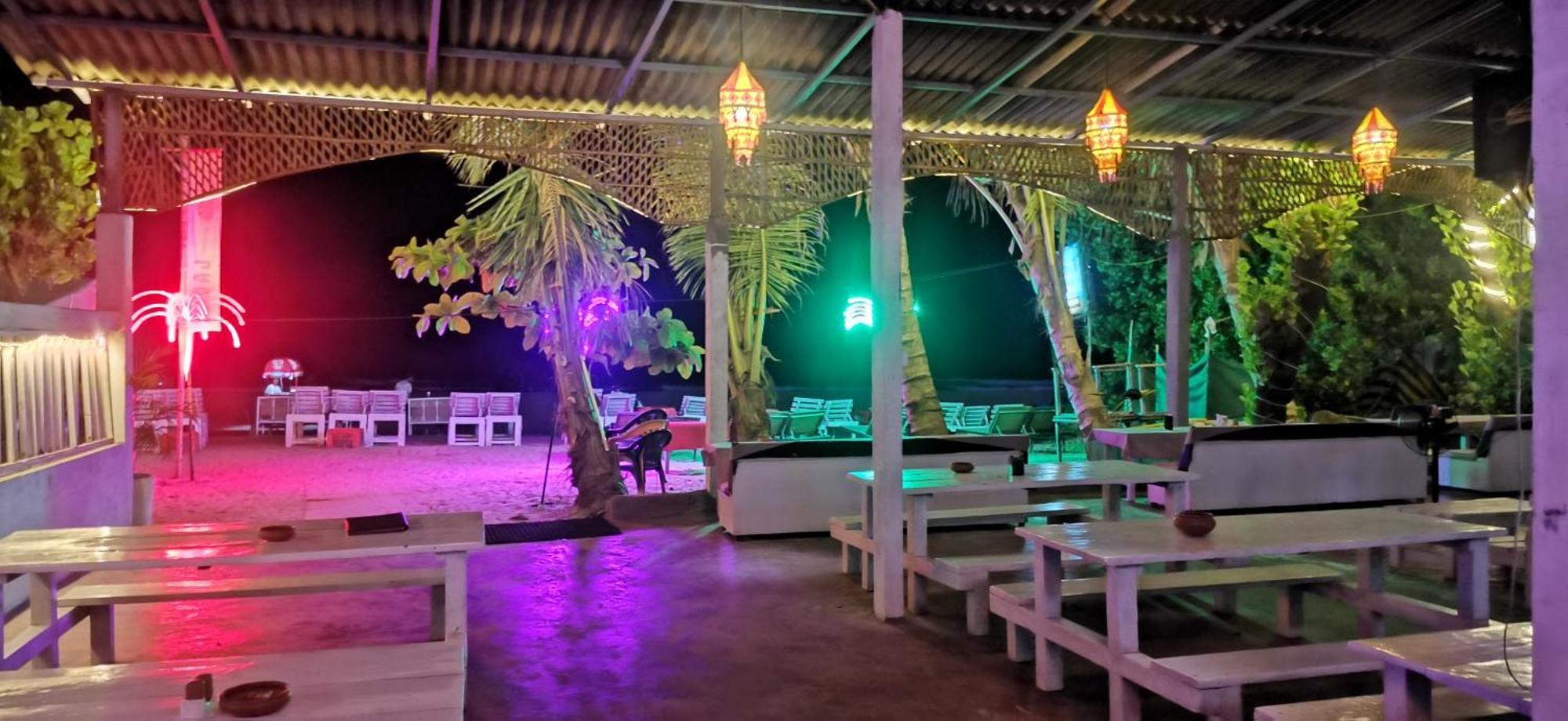 Cocks Town Hotel อารัมบล ภายนอก รูปภาพ